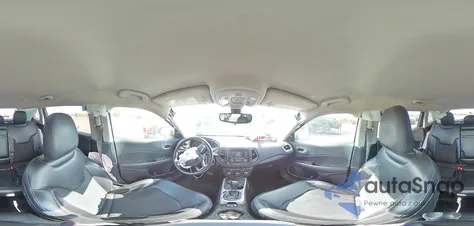 2018 Jeep Compass Latitude z USA, uszkodzony, nr VIN 3C4NJDBB8JT354863